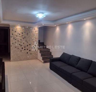 Casa com churrasqueira e 3 vagas